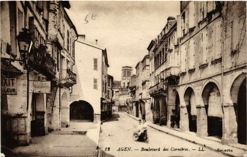 Carte postale ancienne Agen - Boulevard des Cornidres à Agen