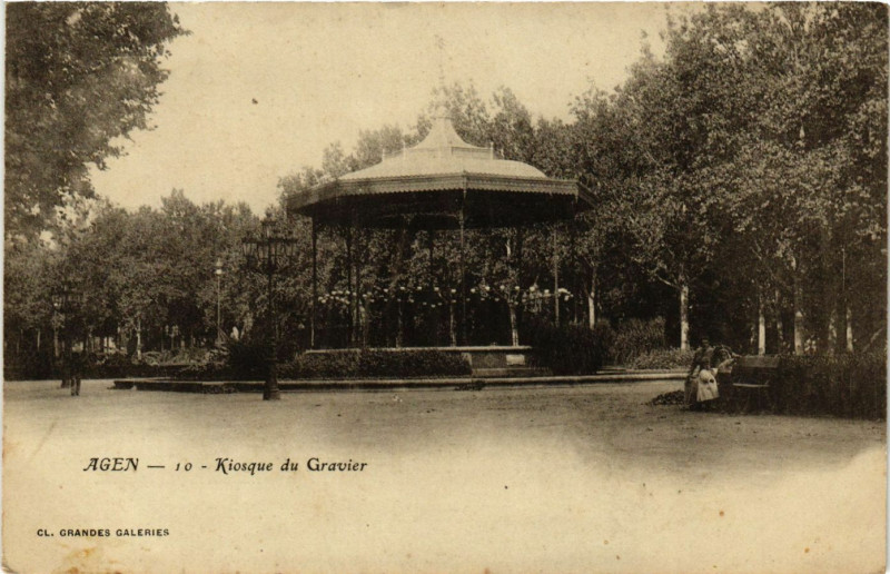 Carte postale ancienne Agen - Kiosque du Gravier à Agen