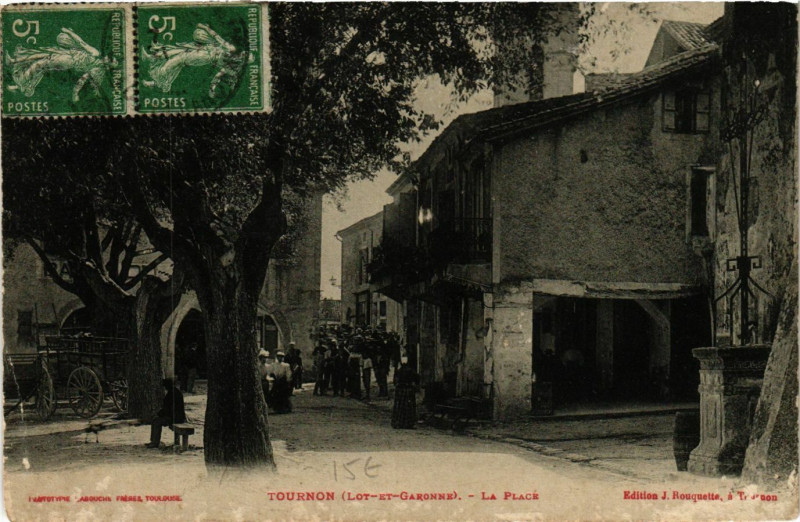 Carte postale ancienne Tournon - La Place