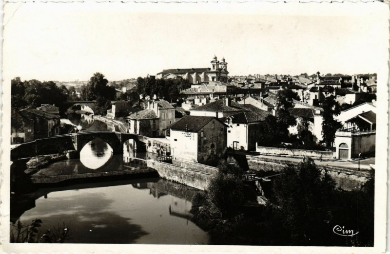 Carte postale ancienne Nerac - Vue générale prise de Gaujac à Nérac