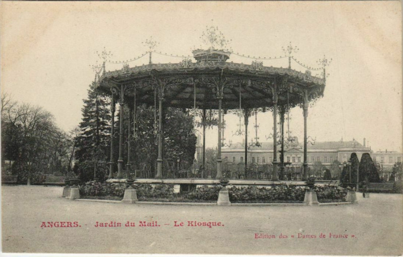Carte postale ancienne Angers Jardin du Mail à Angers