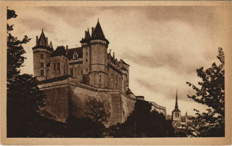 Carte postale ancienne Saumur Le Chateau à Saumur