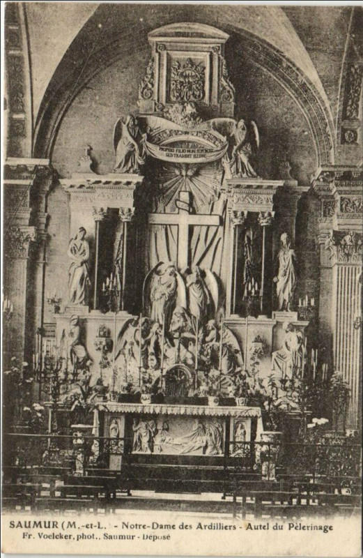Carte postale ancienne Saumur Notre-Dame des Ardiliers à Saumur