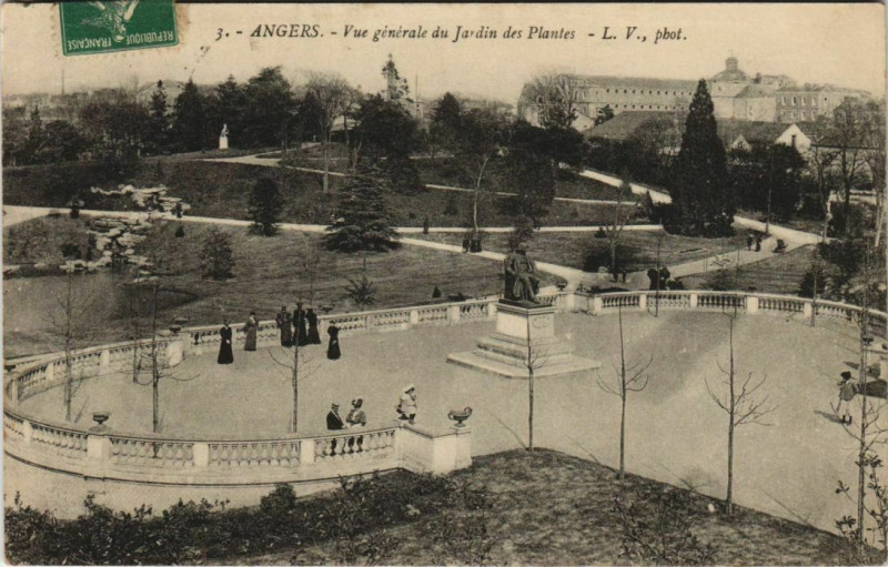 Carte postale ancienne Angers Vue Generale du Jardin des Plantes à Angers