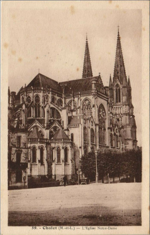 Carte postale ancienne Cholet L'Eglise Notre-Dame à Cholet