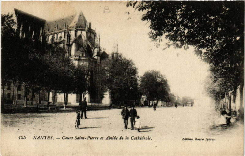 Carte postale ancienne Nantes - Cours Saint-Pierre et Abside de la Cathédrale à Nantes