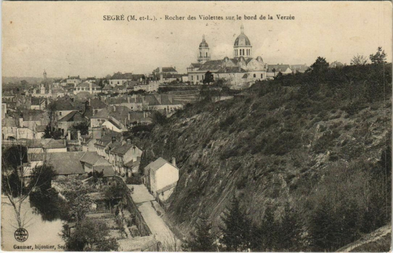 Carte postale ancienne Segre Rocher des Violettes sur le bord de la Verzee