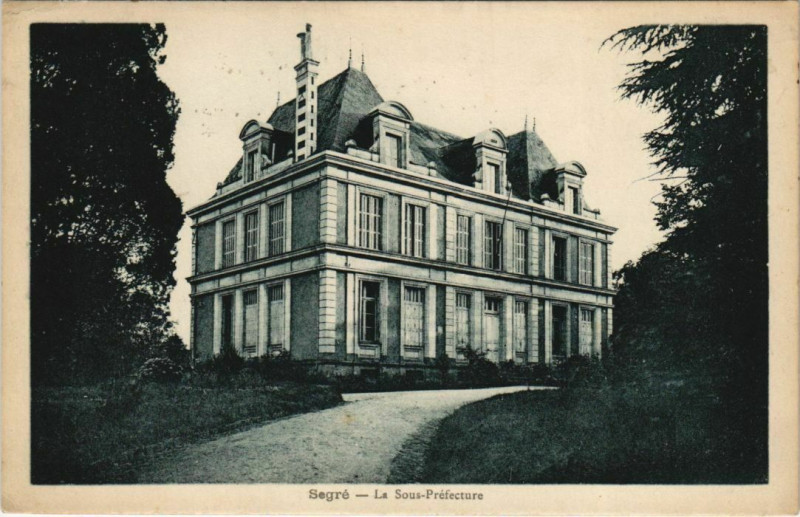 Carte postale ancienne Segre La Sous-Prefecture