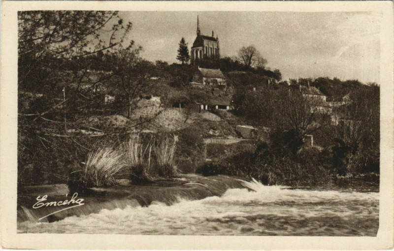 Carte postale ancienne Seiches Les cascasdes du Loir a Mathcflon