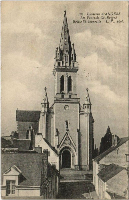 Carte postale ancienne Environs d'Angers Les Ponts-de-ce-Erigne Eglise Saint-Maurille à Angers