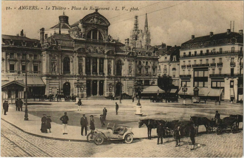 Carte postale ancienne Angers Le Theatre à Angers