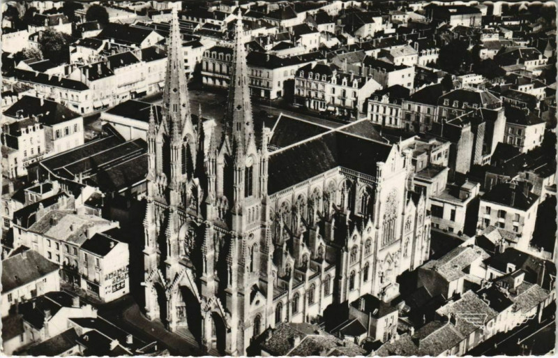 Carte postale ancienne Cholet Eglise Notre-Dame à Cholet