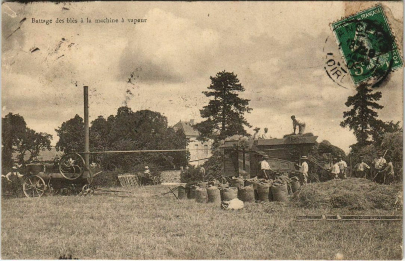 Carte postale ancienne Battage des blés a la machine a vapeur