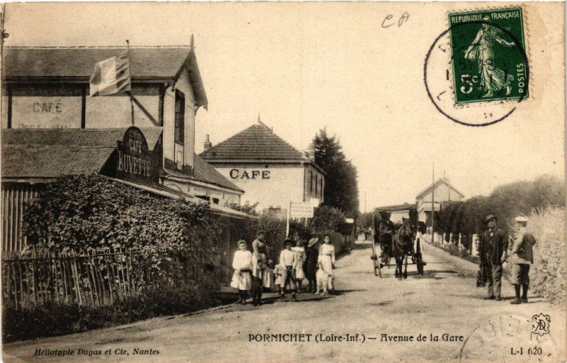 Carte postale ancienne Pornichet - Avenue de la Gare à Pornichet