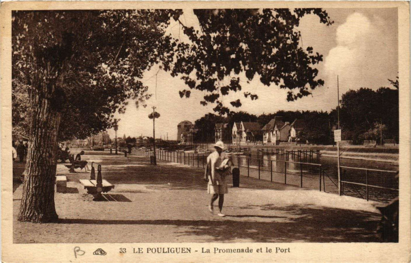 Carte postale ancienne Le Pouliguen - La Promenade et le Port au Pouliguen