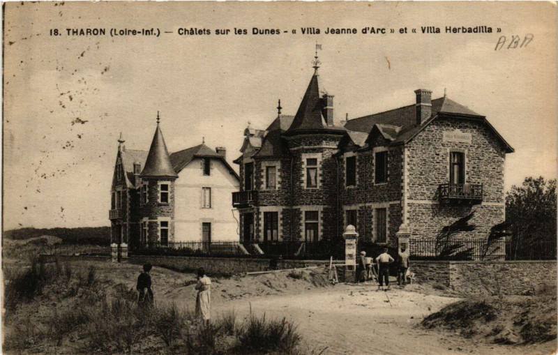 Carte postale ancienne Tharon - Chalets sur les Dunes - Villa Jeanne d'Arc