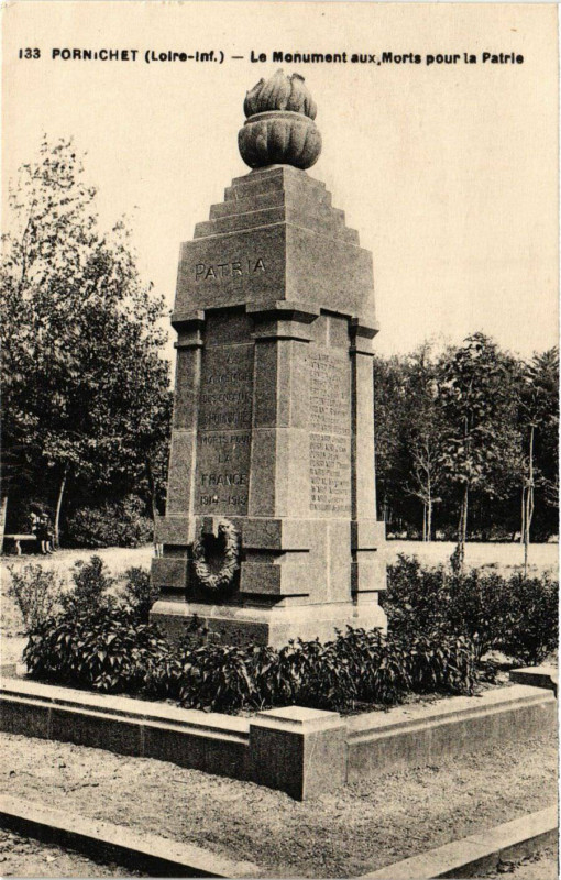 Carte postale ancienne Pornichet - Le Mon. aux Morts pour la Patrie à Pornichet