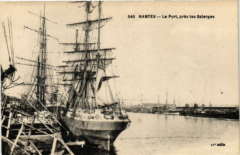 Carte postale ancienne Nantes - Le Port pres les Satorges à Nantes