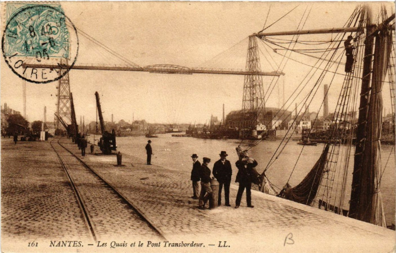 Carte postale ancienne Nantes - Les Quais et le Pont Transbordeur à Nantes