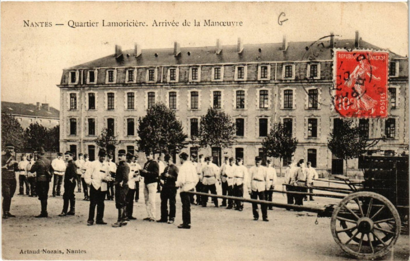 Carte postale ancienne Nantes - Quartier Lamoriciere. Arrivée de la Manceuvre à Nantes