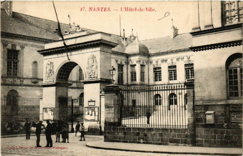 Carte postale ancienne Nantes - L'Hotel-de-Ville à Nantes
