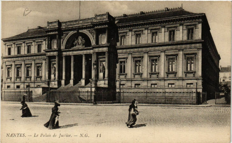Carte postale ancienne Nantes - Le Palais de Justice à Nantes