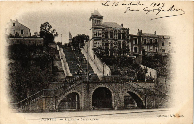 Carte postale ancienne Nantes - L'Escalier Sainte-Anne à Nantes