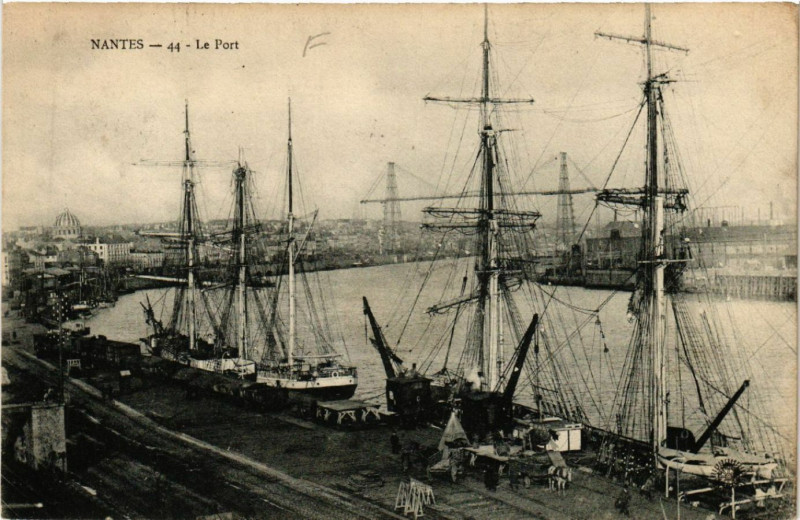 Carte postale ancienne Nantes - Le Port à Nantes