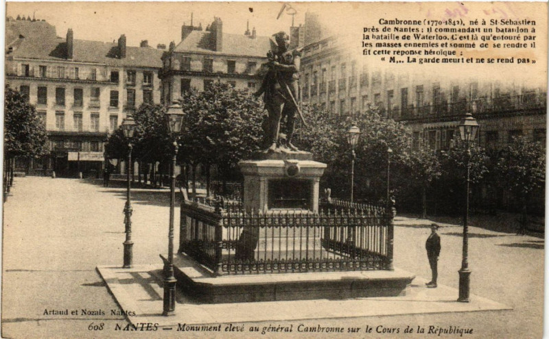 Carte postale ancienne Nantes - Mon. eleve au generl Cambronne sur le Cours de la à Nantes