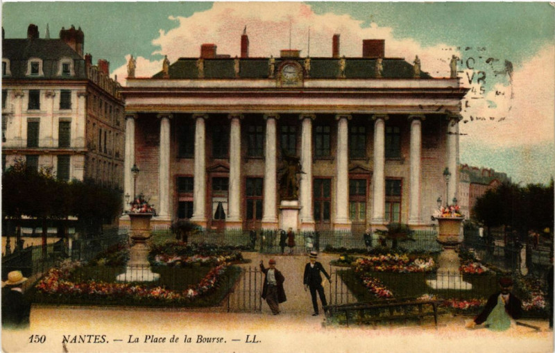 Carte postale ancienne Nantes - La Place de la Bourse à Nantes