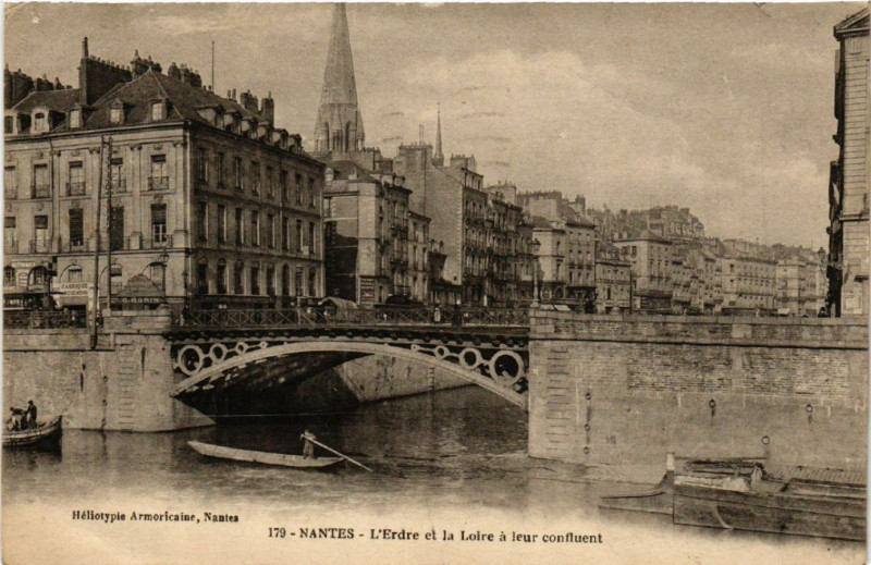Carte postale ancienne Nantes - L'Erdre et la Loire a leur confluent à Nantes