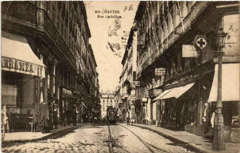 Carte postale ancienne Nantes - Rue Crebillon à Nantes