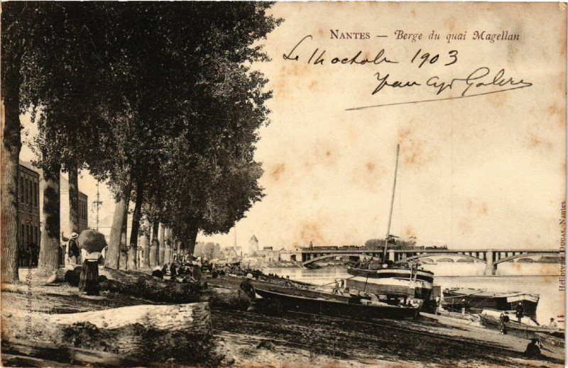 Carte postale ancienne Nantes - Berge du quai Magellan à Nantes