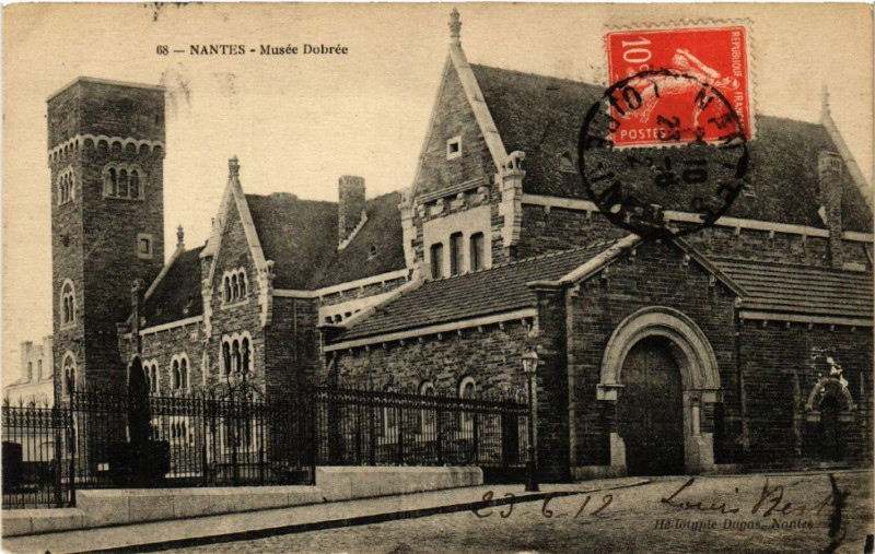Carte postale ancienne Nantes - Musée Dobrée à Nantes
