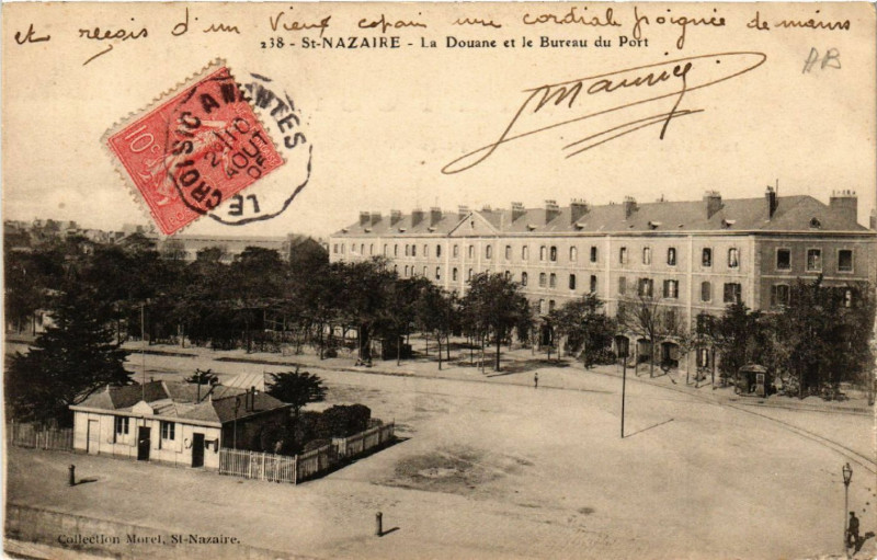 Carte postale ancienne Saint-Nazaire - La Douane et le Bureau du Port à Saint-Nazaire