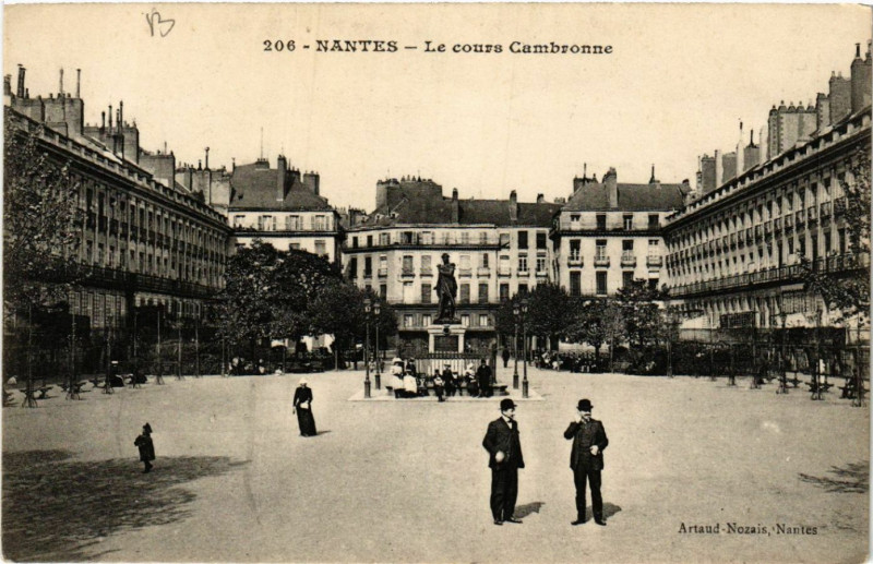 Carte postale ancienne Nantes - Le cours Cambronne à Nantes