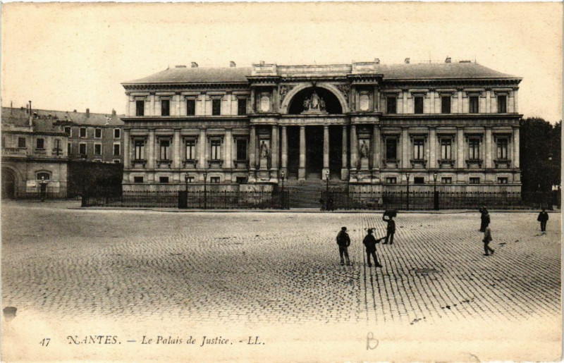 Carte postale ancienne Nantes - Le Palais de Justice à Nantes
