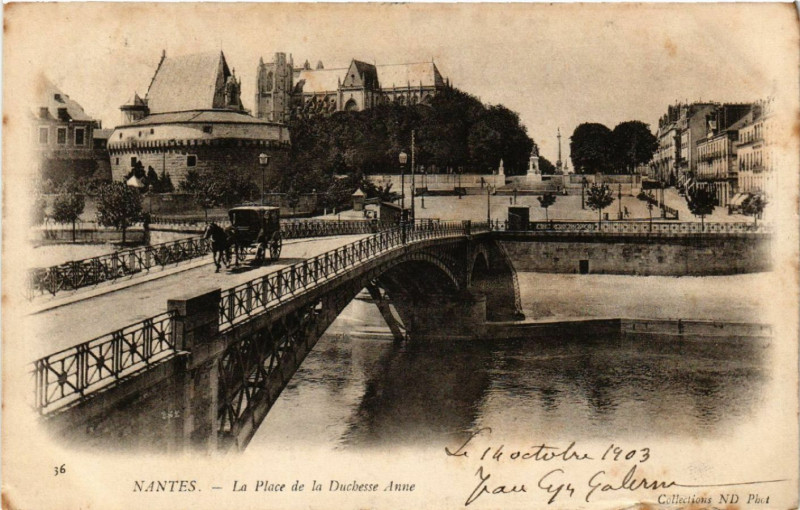 Carte postale ancienne Nantes - La Place de la Duchesse-Anne à Nantes