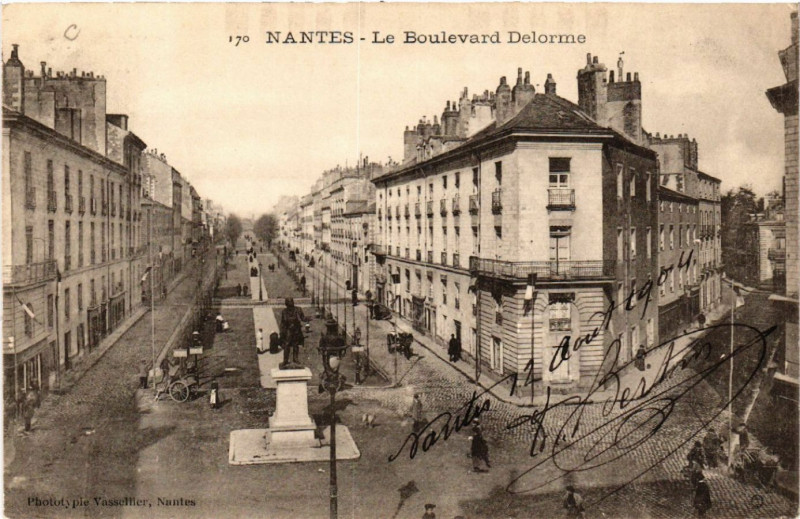 Carte postale ancienne Nantes - Le Boulevard Delorme à Nantes