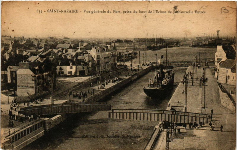 Carte postale ancienne Saint-Nazaire - Vue générale du Port prise du bout de l'Ecluse.. à Saint-Nazaire