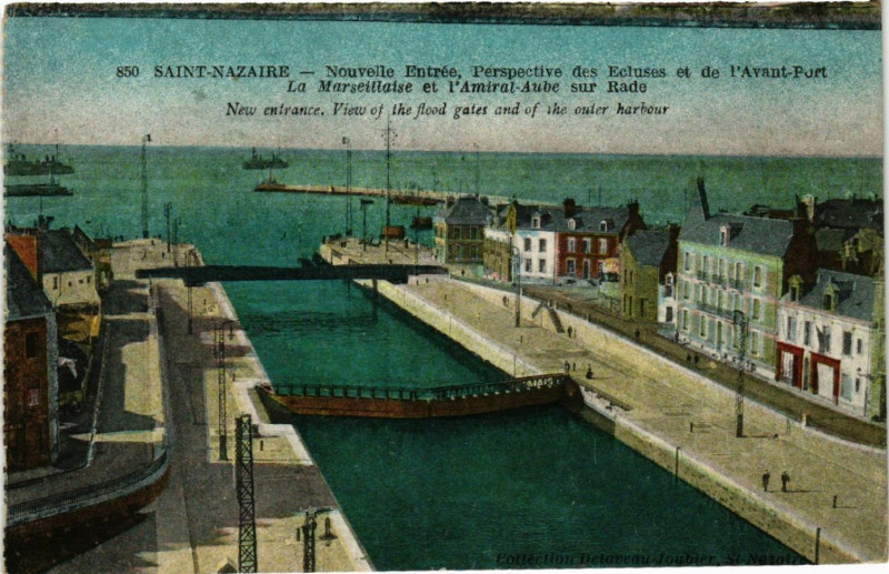 Carte postale ancienne Saint-Nazaire - Nouvelle Entrée Perspective des Ecluses et de à Saint-Nazaire