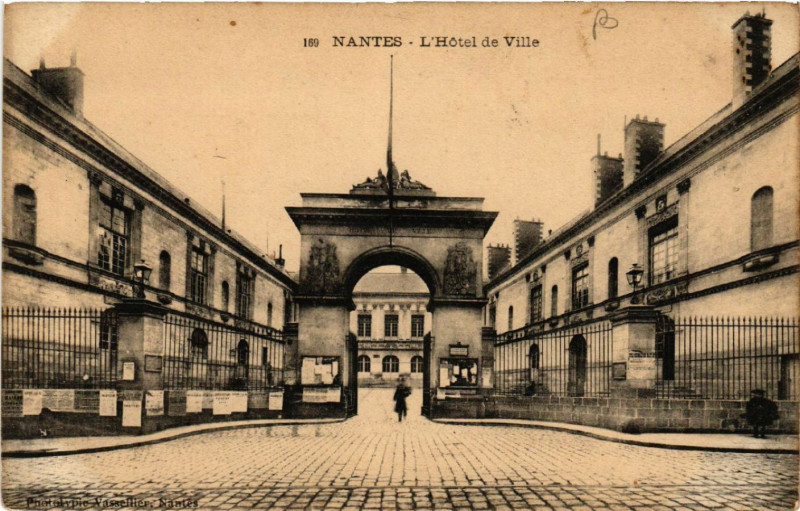 Carte postale ancienne Nantes - L'Hotel de Ville à Nantes