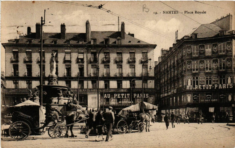 Carte postale ancienne Nantes - Place Royale à Nantes