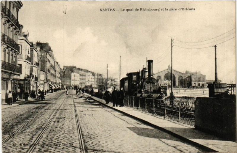 Carte postale ancienne Nantes - Le quai de Richeboug et la gare d'Orleans à Nantes
