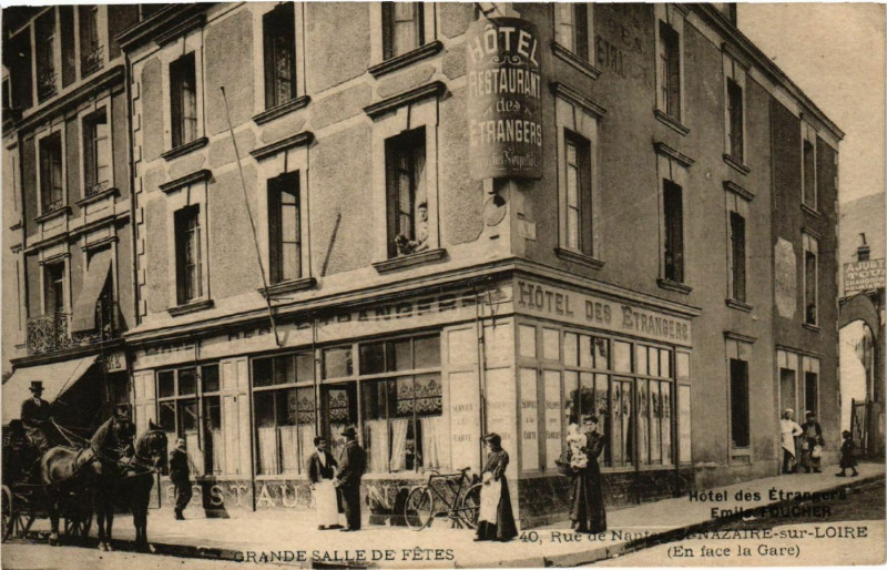 Carte postale ancienne Grande Salle de Fetes - Rue de Nantes - Saint-Nazaire-sur-Loire à Nantes