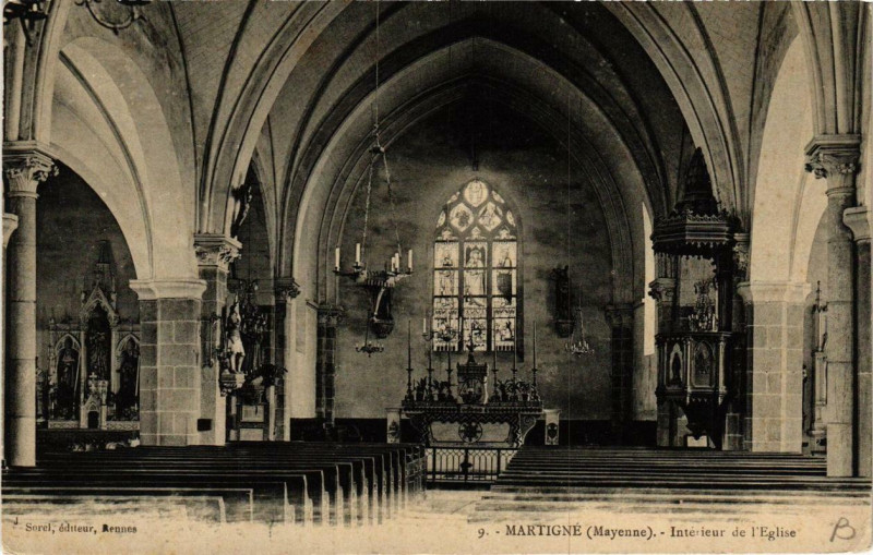 Carte postale ancienne Martigné Intérieur de l'Eglise