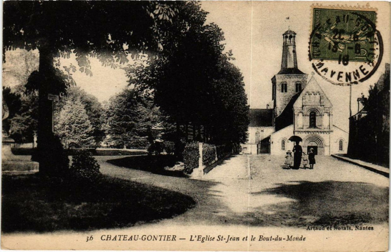 Carte postale ancienne Chateau-Gontier L'Eglise Saint-Jean et le Bout du Monde