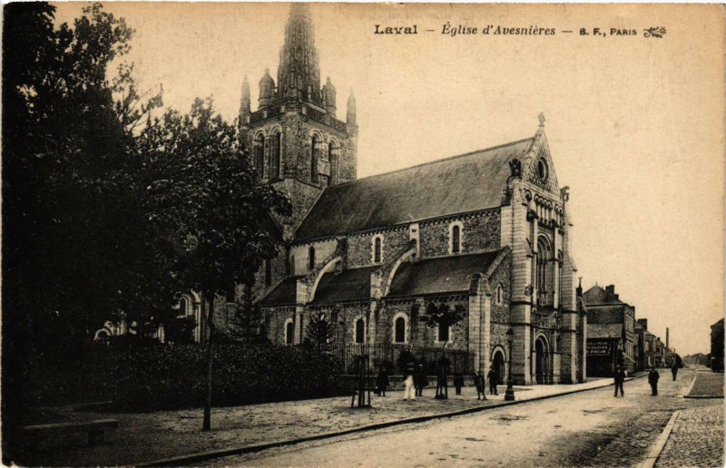 Carte postale ancienne Laval Eglise d'Avesnieres à Laval