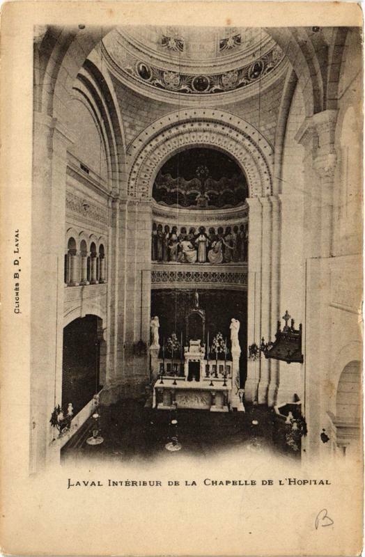 Carte postale ancienne Laval Intérieur de la Chapelle de l'Hopital à Laval