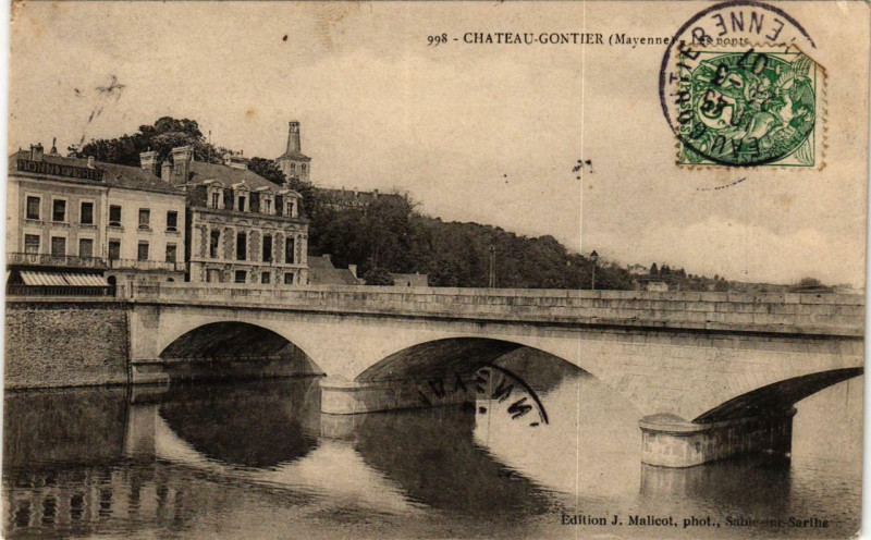 Carte postale ancienne Chateau-Gontier Les ponts